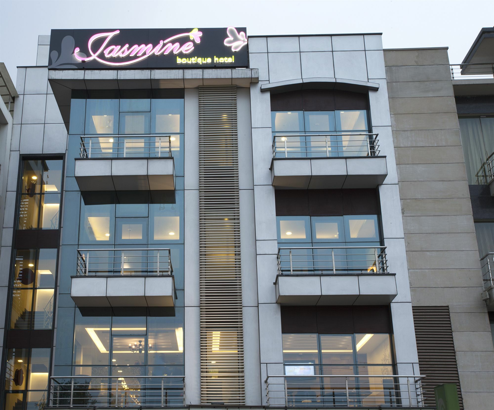 Jasmine Boutique Hotel Jasola New Delhi Buitenkant foto